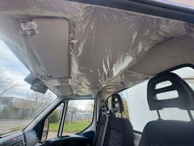 Furgão frigorífico IVECO Daily 35C18 TiefKühlkoffer Maxicargo