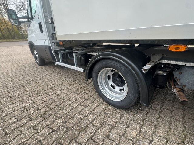 Furgão frigorífico IVECO Daily 35C18 TiefKühlkoffer Maxicargo