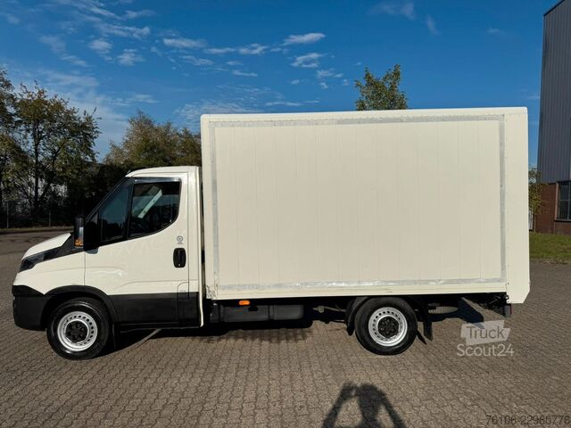Vrachtwagen met bakwagen IVECO Daily 35S13 Koffer mit Ladebordwand*Klima*