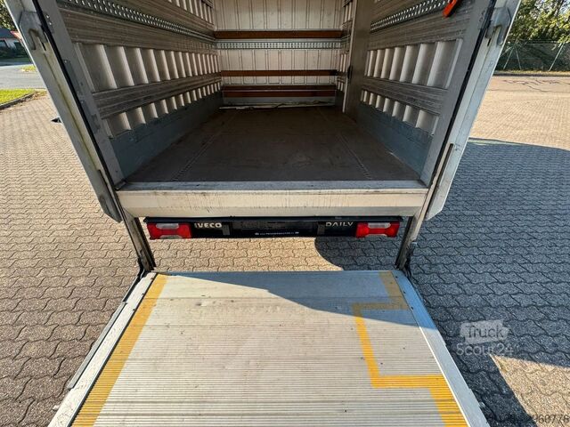Vrachtwagen met bakwagen IVECO Daily 35S13 Koffer mit Ladebordwand*Klima*