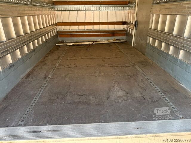 Vrachtwagen met bakwagen IVECO Daily 35S13 Koffer mit Ladebordwand*Klima*
