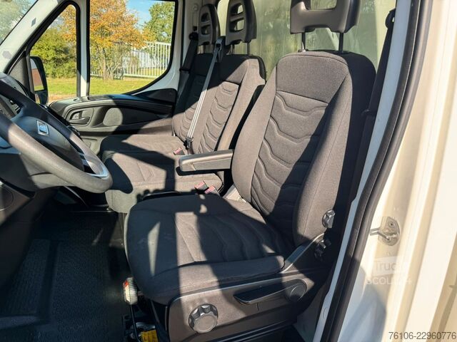 Vrachtwagen met bakwagen IVECO Daily 35S13 Koffer mit Ladebordwand*Klima*