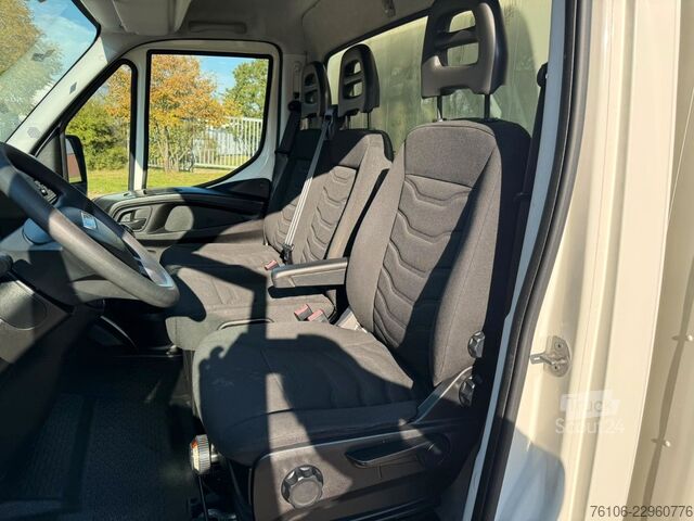 Vrachtwagen met bakwagen IVECO Daily 35S13 Koffer mit Ladebordwand*Klima*