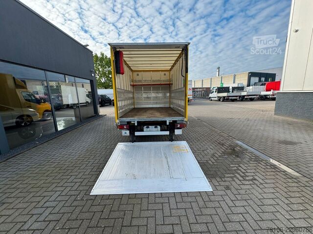 Vrachtwagen met bakwagen RENAULT Master Koffer mit Ladebordwand *Klima*Kamera