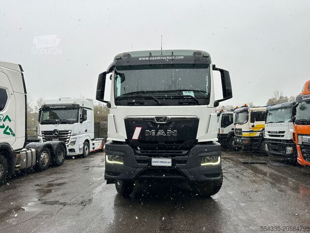 Standardowy ciągnik siodłowy MAN TGS 41.510 PARI AL NUOVO