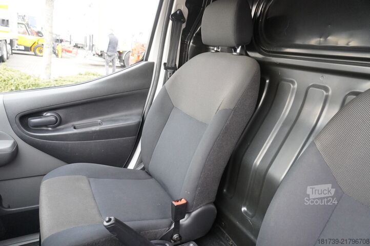 Комерційний автомобіль - 4 штуки Nissan E-NV200 XL Voltia / Electric vehicle