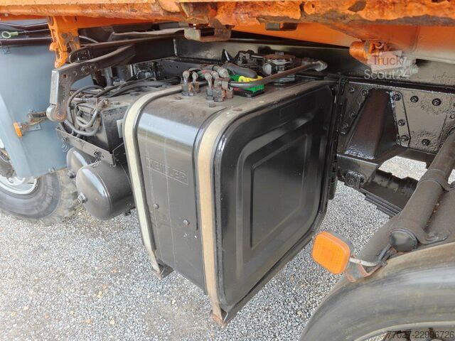 MAN L2000 4x4 10.220 + Army Shelter container MAN L2000 4x4 10.220 + Army Shelter container