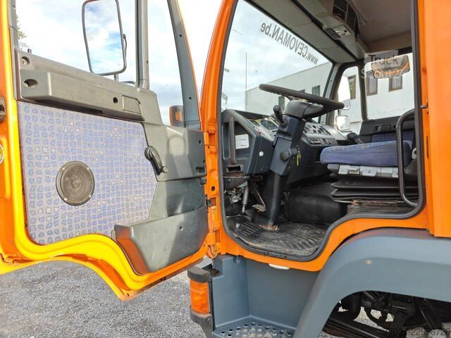 MAN L2000 4x4 10.220 + Army Shelter container MAN L2000 4x4 10.220 + Army Shelter container