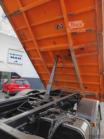 MAN L2000 4x4 10.220 + Army Shelter container MAN L2000 4x4 10.220 + Army Shelter container