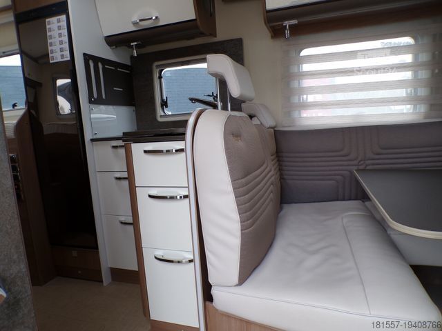 Ημιενσωματωμένο αυτοκινούμενο τροχόσπιτο BÜRSTNER Lyseo TD 690 G Harmony Line, Hubbett, Navi, SAT