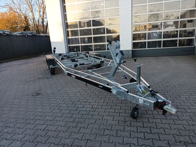 Pala gommata sonstige 3500kg Bootstrailer 900cm sofort