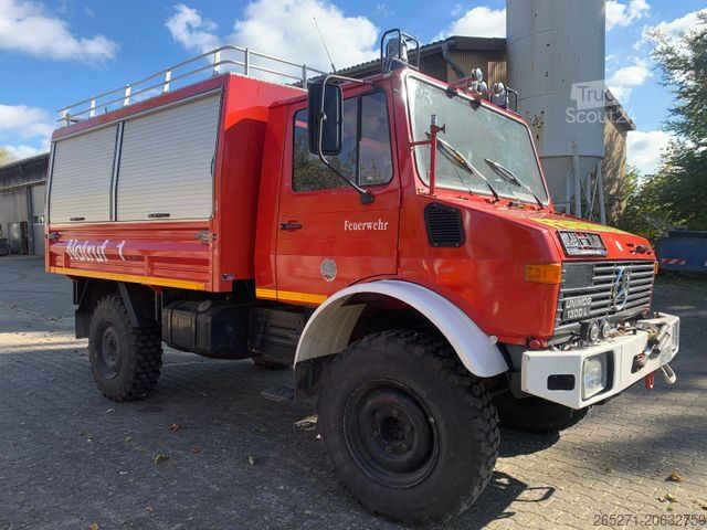 Spesialkjøretøy UNIMOG Unimog 1300L Feuerwehr Rüstwagen H-Zulassung 435
