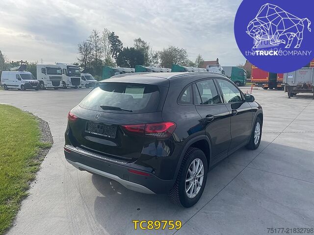 Mercedes-Benz GLA 200 D Mercedes-Benz GLA 200 D