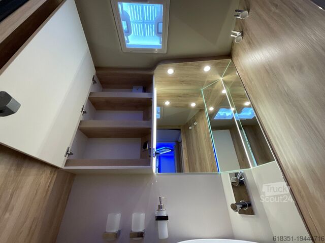 Camping-car intégral EURA MOBIL INTEGRA LINE IL 720 EB, Maxi 4,4 t, 180 PS