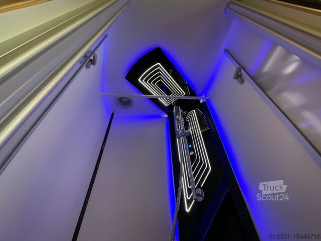 Camping-car intégral EURA MOBIL INTEGRA LINE IL 720 EB, Maxi 4,4 t, 180 PS