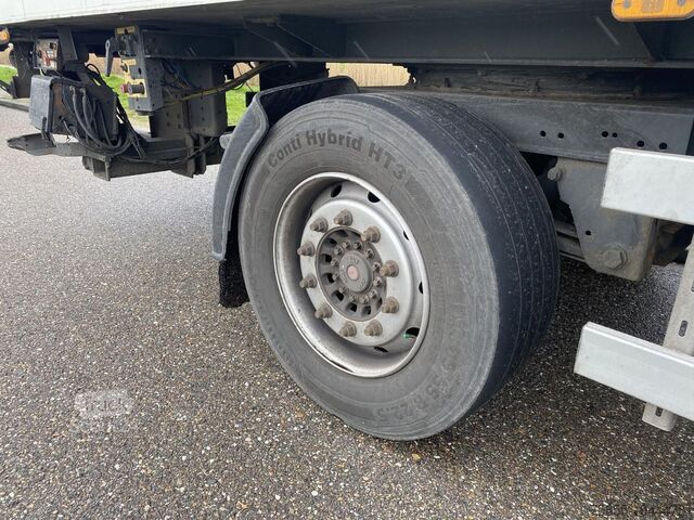 Gesloten bak Schmitz SKO 24 Closed Box / SAF / Discbrakes / Steering...