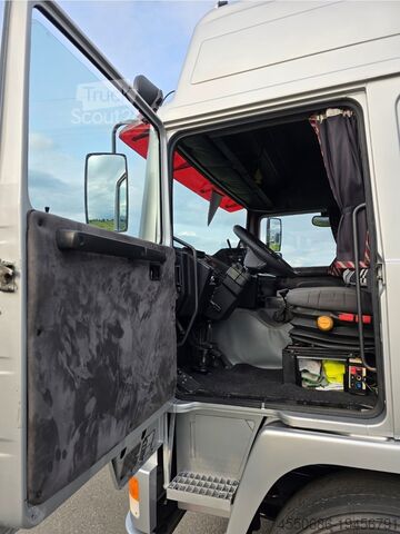 Standard traktor Volvo F16