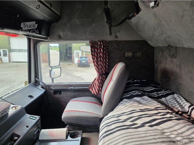 Standard traktor Volvo F16