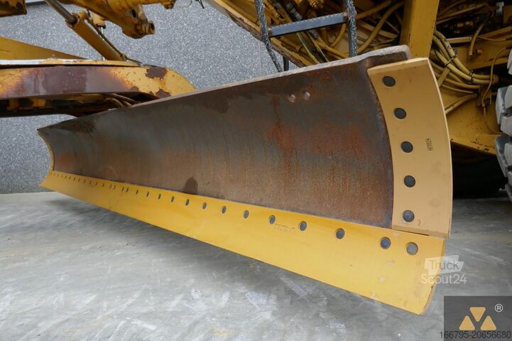 Грейдер Caterpillar 140H