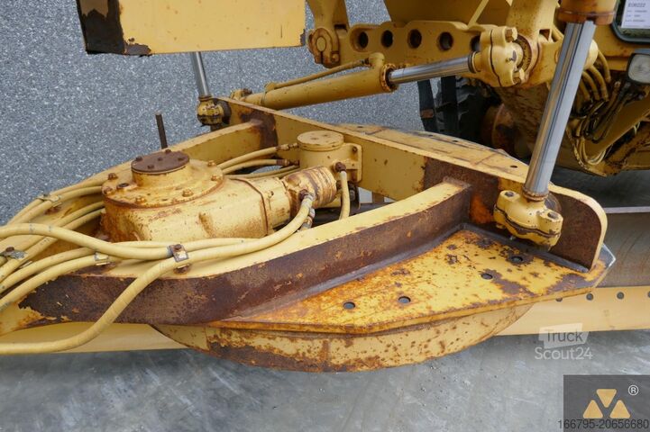 Грейдер Caterpillar 140H