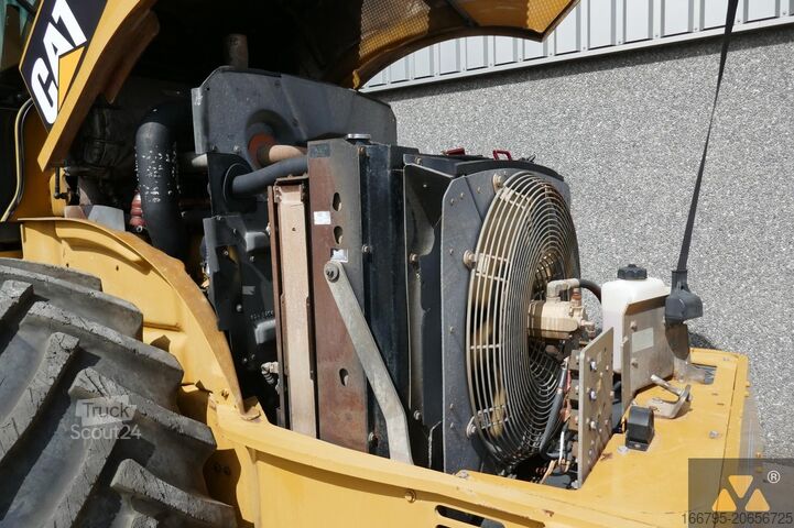 однобарабанный каток Caterpillar CP76