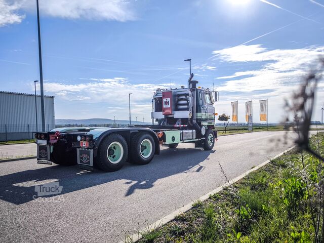 Çekici / Klasik araç International Harvester COF-4070B Transtar II