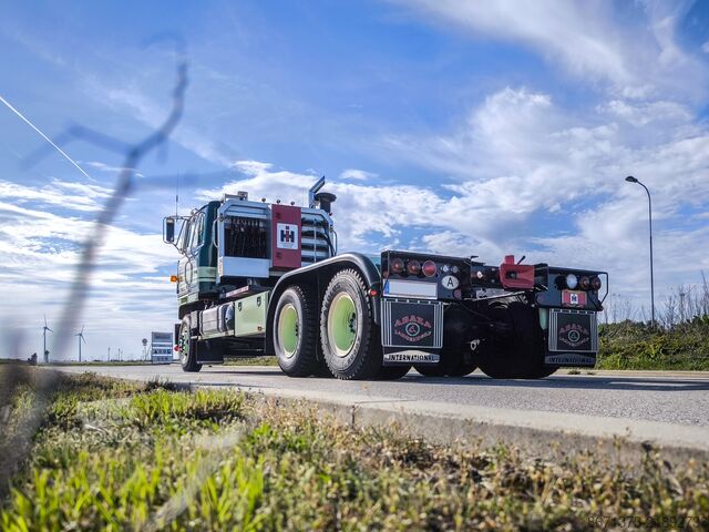 Çekici / Klasik araç International Harvester COF-4070B Transtar II