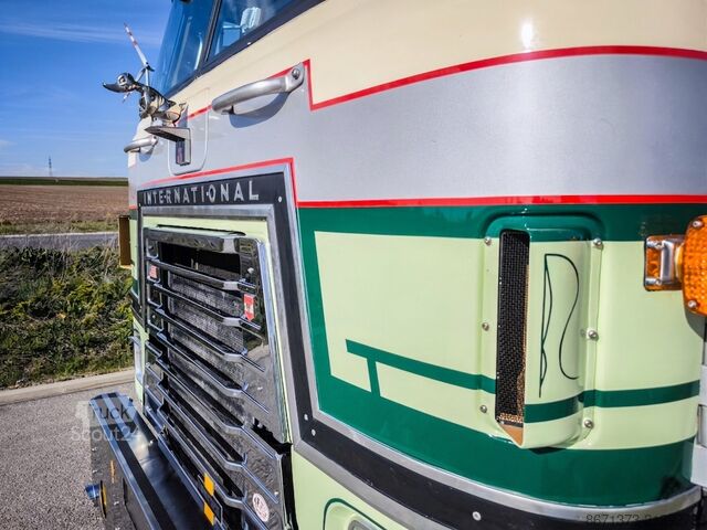 Çekici / Klasik araç International Harvester COF-4070B Transtar II
