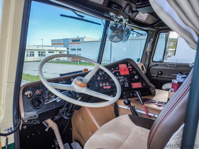 Çekici / Klasik araç International Harvester COF-4070B Transtar II