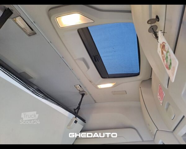 Cap tractor standard IVECO TRATTORE STRADALE IVECO S - WAY 460 LNG METANO