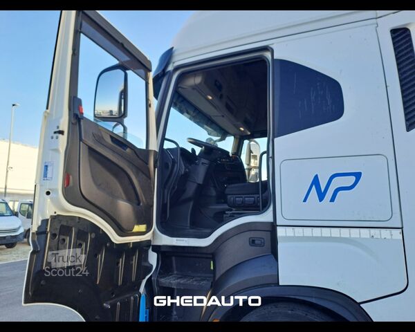Cap tractor standard IVECO TRATTORE STRADALE IVECO S - WAY 460 LNG METANO