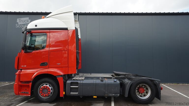 Standard-SZM Mercedes-Benz Actros 1943 tractor unit