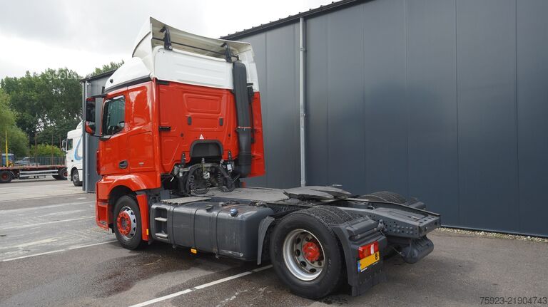 Standard-SZM Mercedes-Benz Actros 1943 tractor unit
