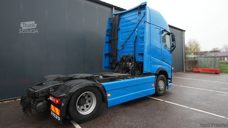 Standard-SZM Volvo FH 480 LNG Globetrotter tractor unit