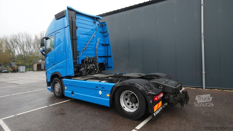 Standard-SZM Volvo FH 480 LNG Globetrotter tractor unit