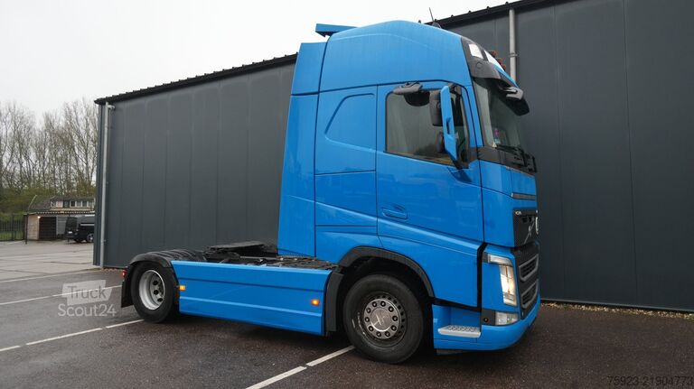 Standard-SZM Volvo FH 480 LNG Globetrotter tractor unit