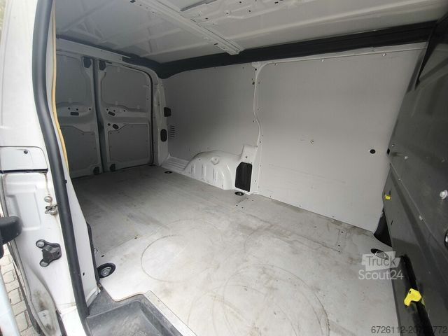 Panelinis furgonas OPEL Vivaro 2.0 Edition L (L3) KLIMA R-CAM PDC