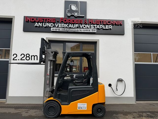 4-Rad-Gabelstapler Jungheinrich EFG425