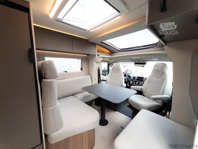 Полуинтегрированный автодом LMC Cruiser 740 EL