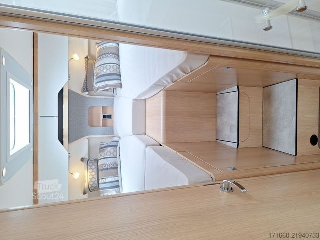 Kamper zintegrowany HYMER/ERIBA B-Klasse ML I BlackLine 780