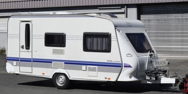 Campingvogn HOBBY Excellent 440 SF mit Vorzelt