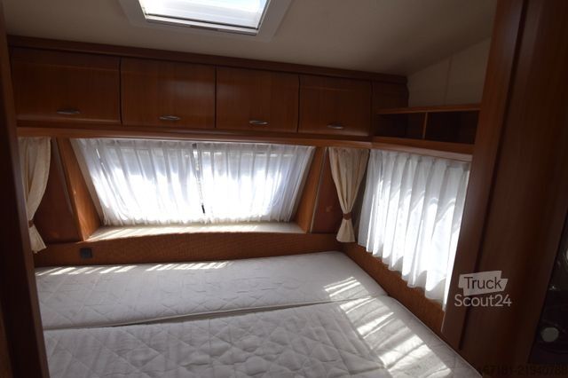 Campingvogn HOBBY Excellent 440 SF mit Vorzelt