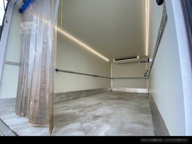 Transporter mit Koffer MERCEDES-BENZ Atego 818 4x2 Kühlk. 6,07m+LBW+Thermok. V800 Max