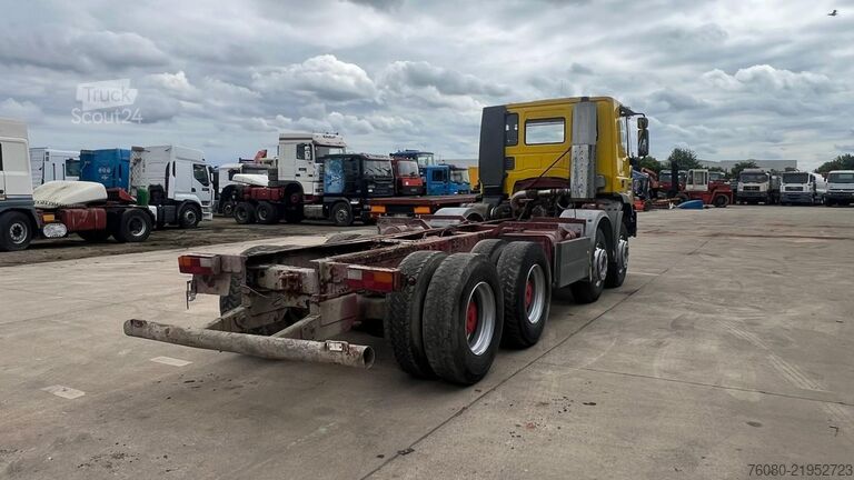 Chassi med hytt Iveco EUROTRAKKER 340 E 34 (POMPE MANUELLE / MANUAL P...