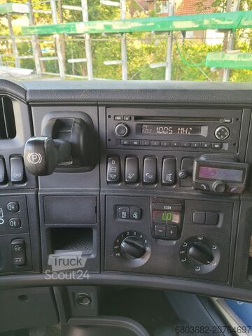 Autocarro con sovrastruttura a gru SCANIA R 440