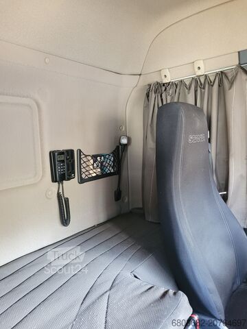 Autocarro con sovrastruttura a gru SCANIA R 440