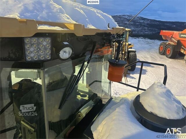 Nakladalnik CAT 980M wheel loader w/ bucket. WATCH VIDEO.