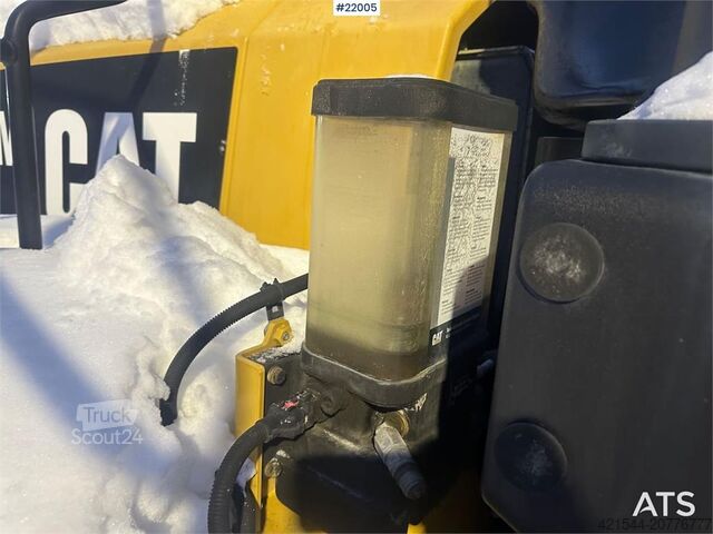 Nakladalnik CAT 980M wheel loader w/ bucket. WATCH VIDEO.