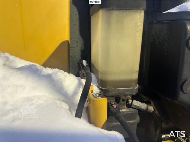 Nakladalnik CAT 980M wheel loader w/ bucket. WATCH VIDEO.