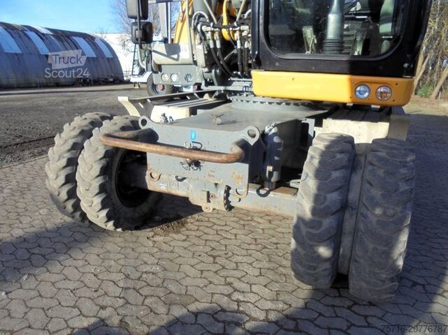 Escavatore gommato Liebherr A 920 Litronic